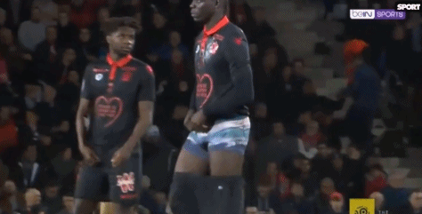 早报：节礼日的凌晨静悄悄（早报：节礼日凌晨格外宁静）