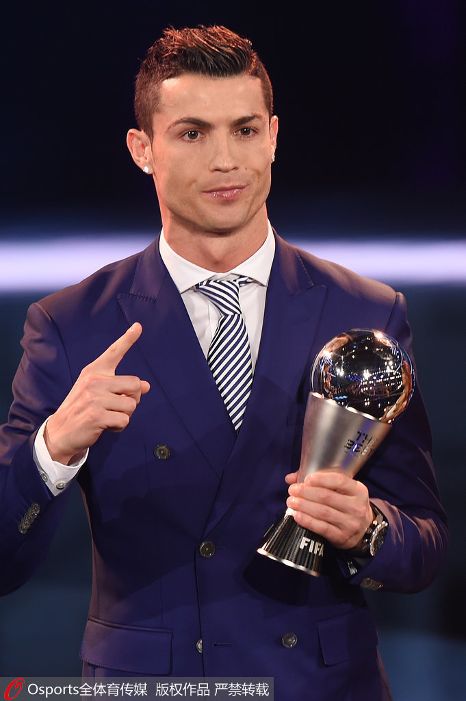 斯帕莱蒂：丢球前踢得像教科书一样死板；伊尔迪兹在顶级之上