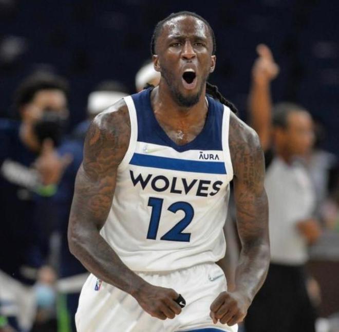 英超：曼城主场4-1大胜南安普顿（英超：曼城主场4比1轻取南安普顿）