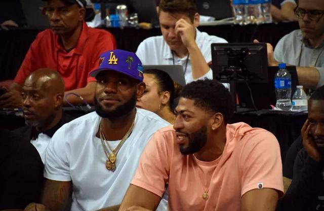 罗尔费斯：格里马尔多本不该踢那么多比赛，希望他能出战纽卡（罗尔费斯：格里马尔多负荷过重，仍希望他出战纽卡）