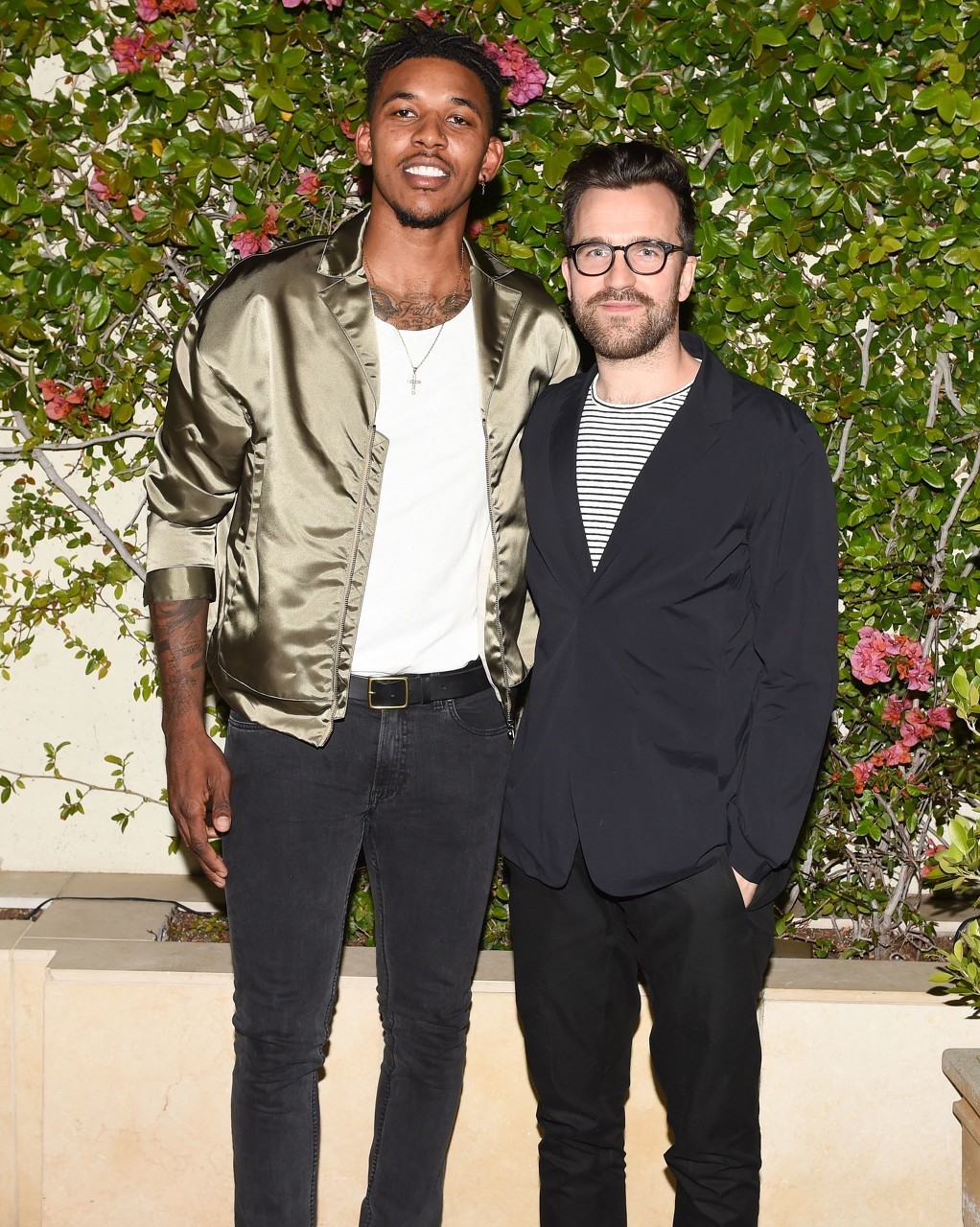 篮球勇士球星训练加量，备战强度升级（勇士球星加码训练，备战强度再升级）