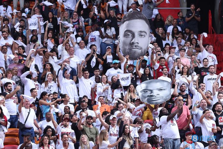 记者：齐尔克泽有可能会离队，曼联有信心从他身上收回转会费（记者：齐尔克泽或将离开，曼联有望回收其转会成本）