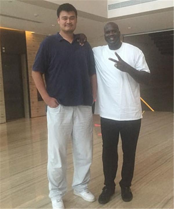 阿森纳签下厄瓜多尔双胞胎球员，未来有望助力球队夺冠，彰显俱乐部长期发展策略。（阿森纳官宣引进厄瓜多尔双胞胎新星，助力冲冠并凸显俱乐部长远布局）